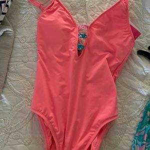 Jaspen lily coral size 6 NWT still on website